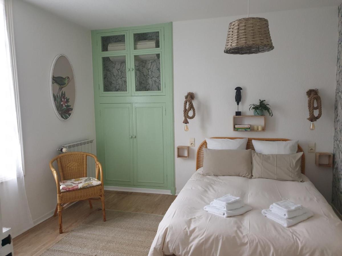 Chambres D'Hotes Et Gites- L'Abri Sous Roche Tautavel Esterno foto