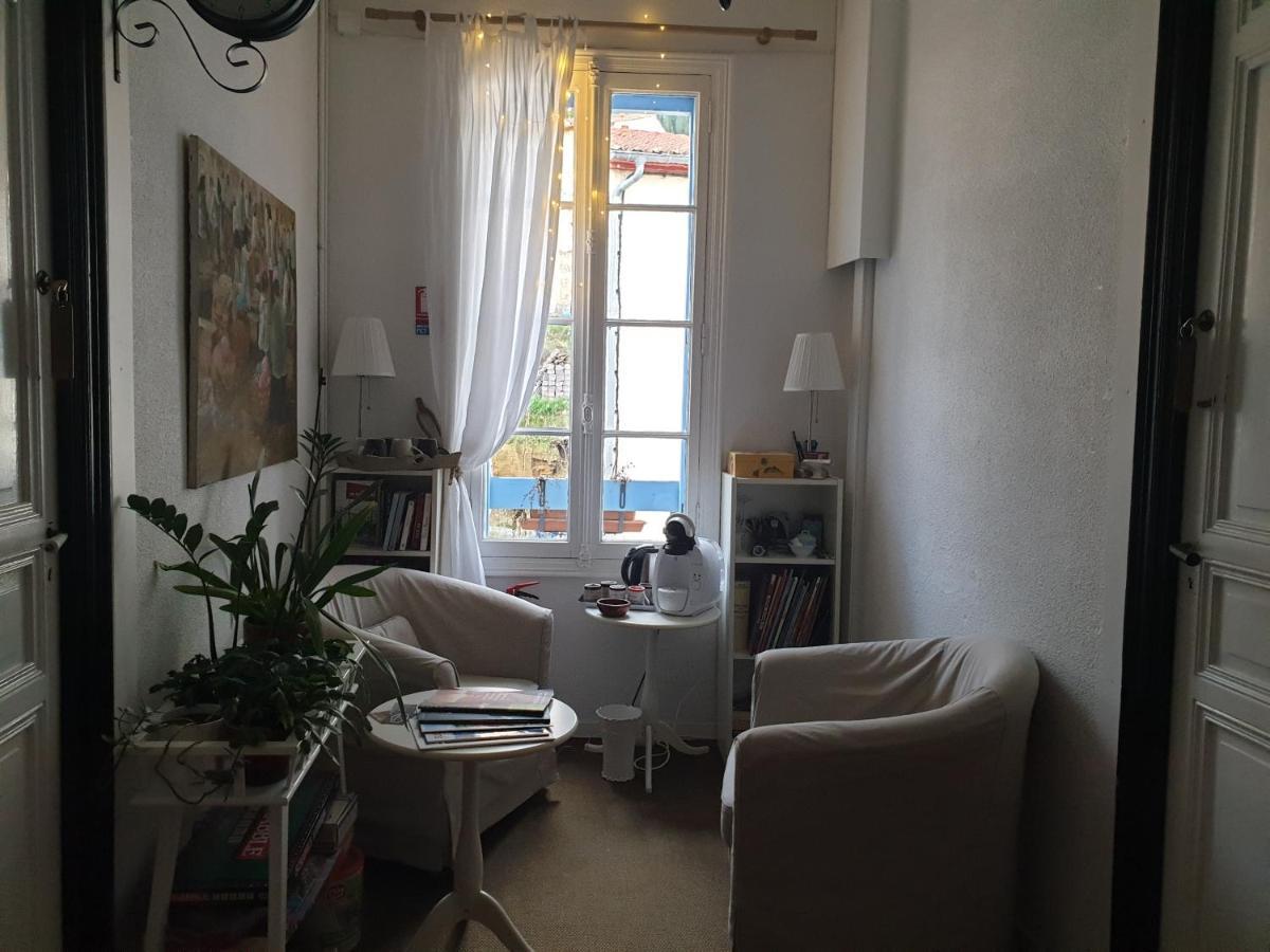 Chambres D'Hotes Et Gites- L'Abri Sous Roche Tautavel Esterno foto