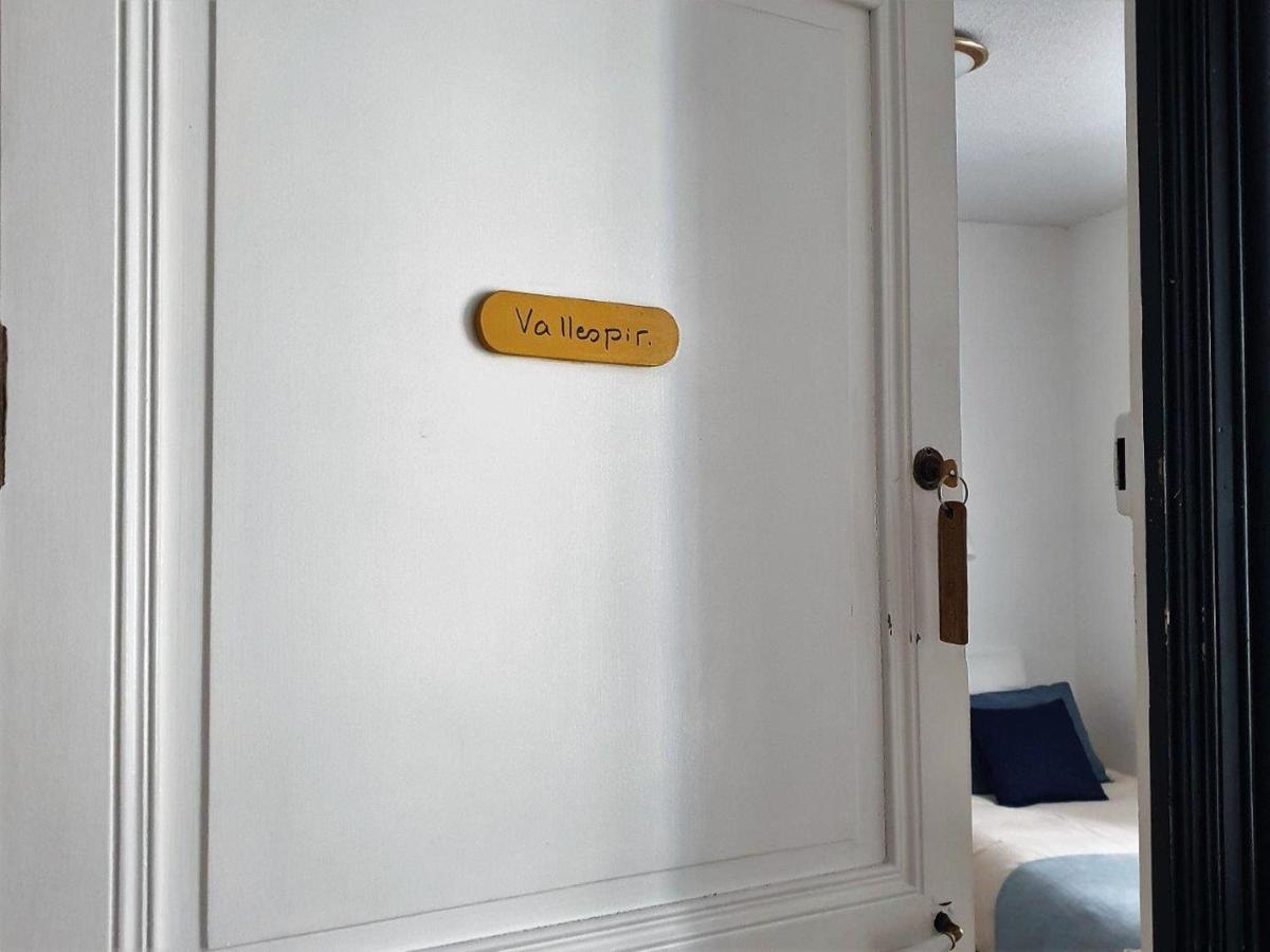 Chambres D'Hotes Et Gites- L'Abri Sous Roche Tautavel Esterno foto