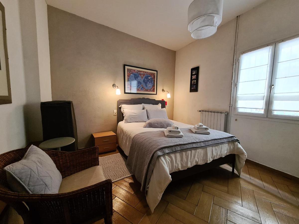 Chambres D'Hotes Et Gites- L'Abri Sous Roche Tautavel Esterno foto